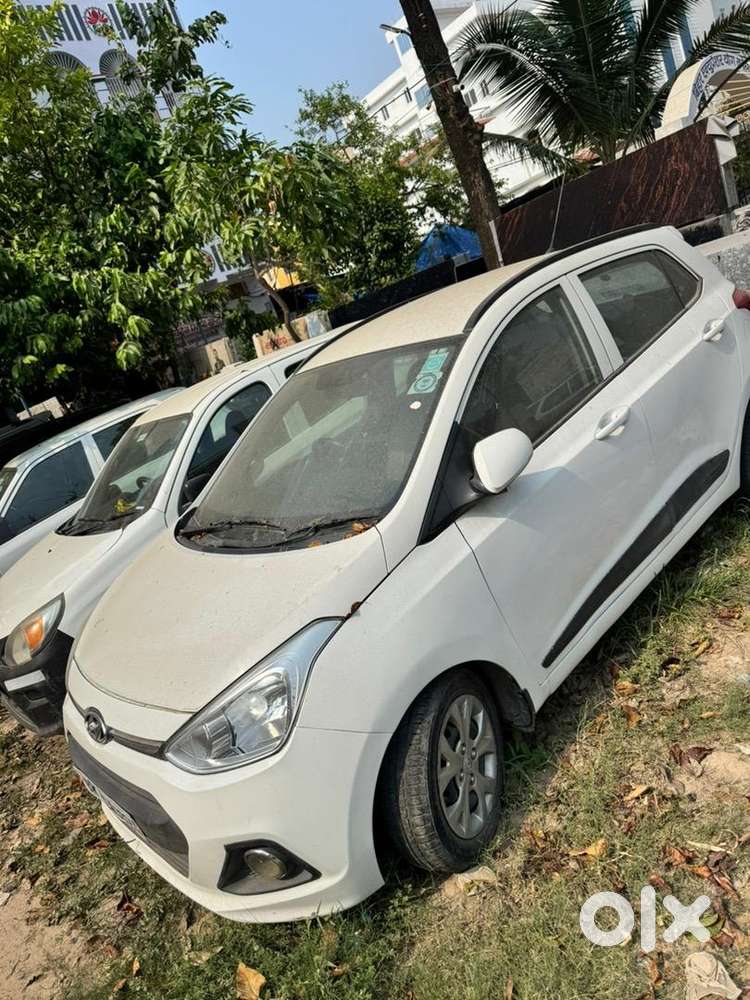 Hyundai Car Petrol 2015 I10 Top Model In New Condition