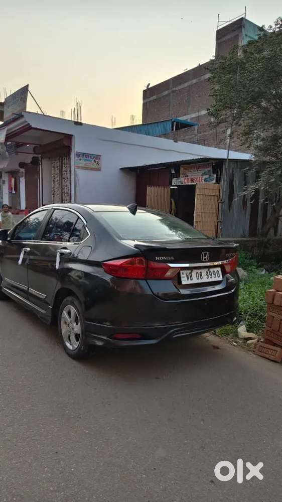 Honda City 2014 Diesel Good Condition With Sunroof