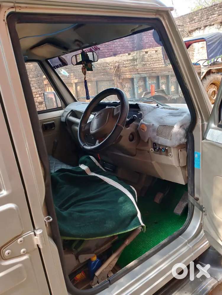 Mahindra Bolero Diesel Automatic 2014 Silver