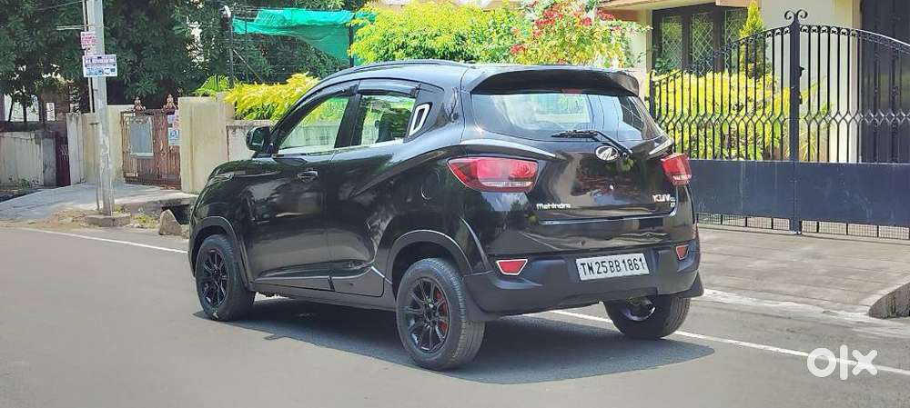 Mahindra Kuv 100
