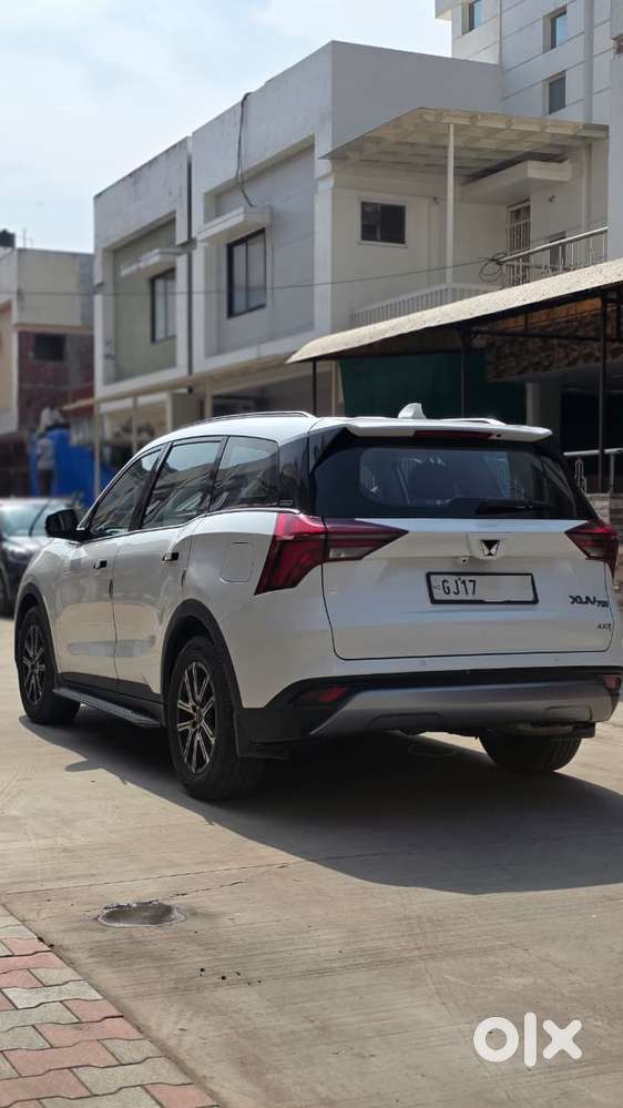 Mahindra Xuv700 2.0 Ax 7 Petrol At Str, 2022, Petrol