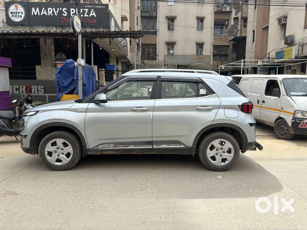 Hyundai Venue S 1.2 Petrol, 2022, Petrol