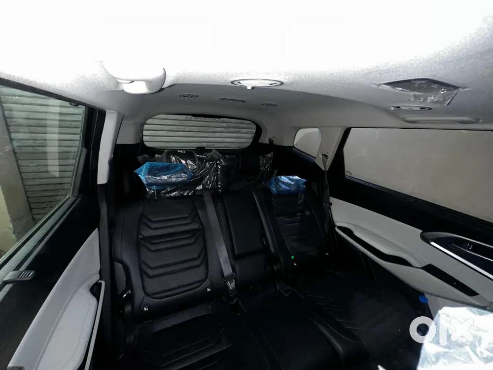 Kia Carens 2025 Petrol 4100 Km Driven