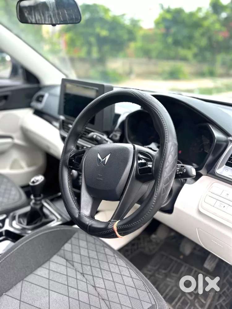 Mahindra Xuv 3xo, 2025, Petrol