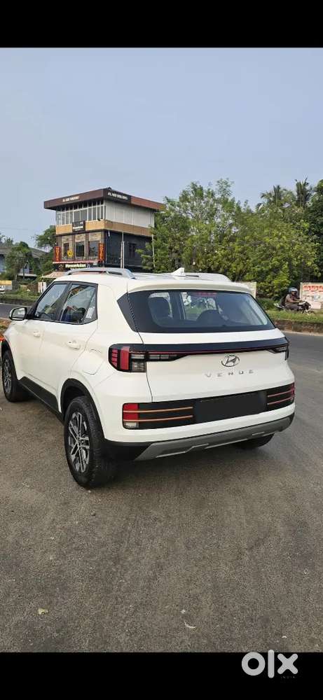 Venue Diesel S Plus Manual