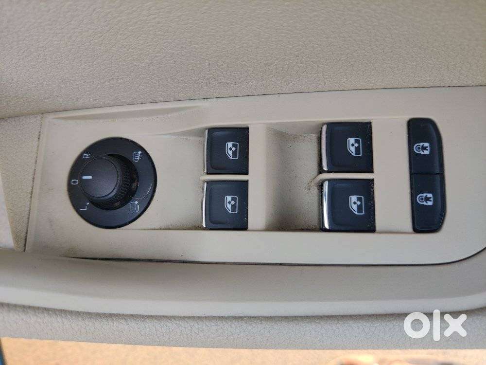 Skoda Superb L&k 2.0 Tdi At, 2022, Petrol