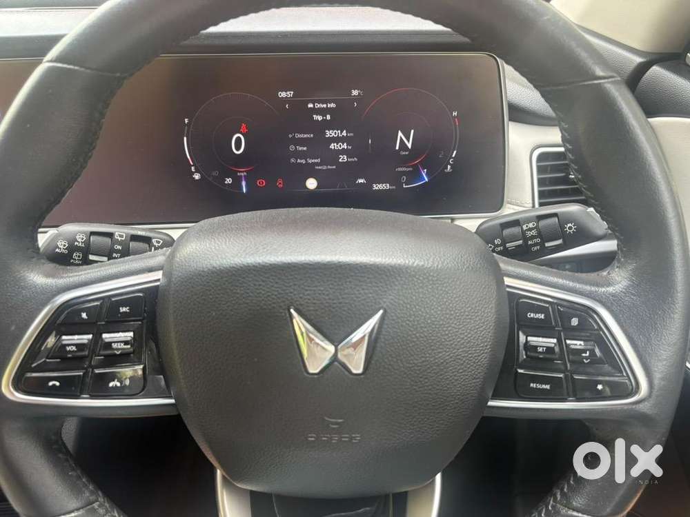 Mahindra Ax7 Luxury Manual Diesel Car 2022
