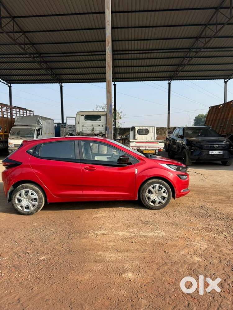 Tata Altroz 2023 Cng & Hybrids 29800 Km Driven