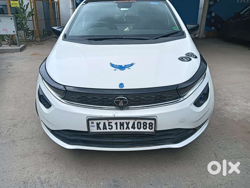 Tata Altroz Petrol 2024
