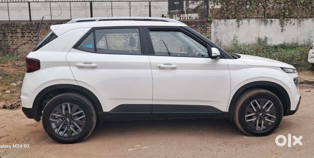 Hyundai Venue Sx Mt, 2022, Diesel