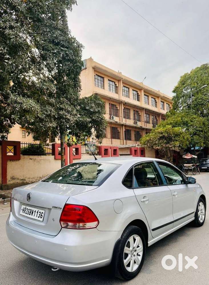 Volkswagen Vento 2010-2013 Petrol Highline, 2011, Petrol