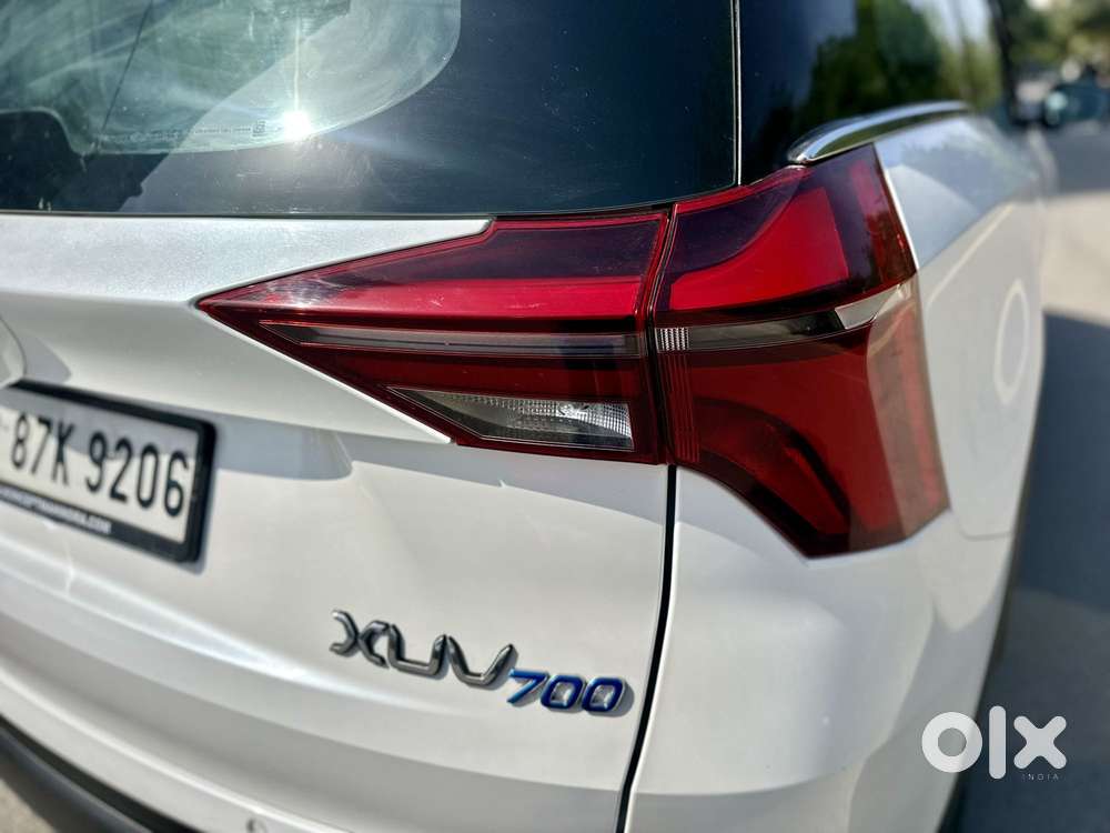 Mahindra Xuv700 Mx Petrol Mt 5 Str (e), 2023, Petrol