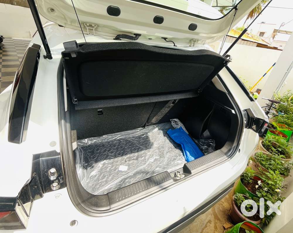 Maruti Suzuki Fronx Zeta At