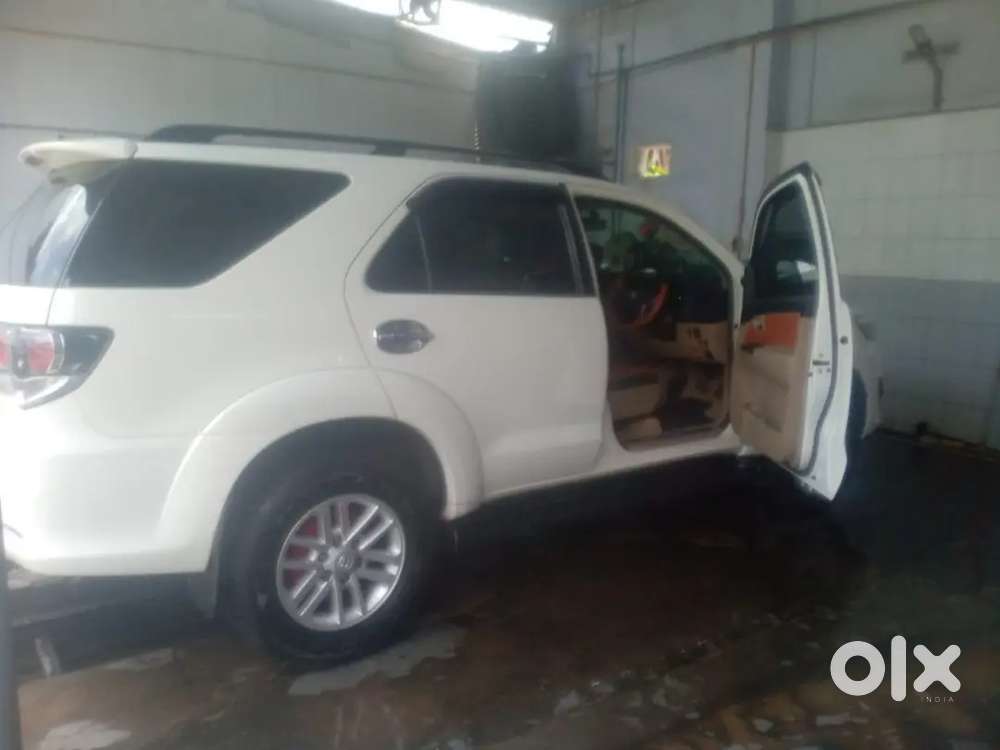 Toyota Fortuner Legender 2015 Diesel Good Conditionns
