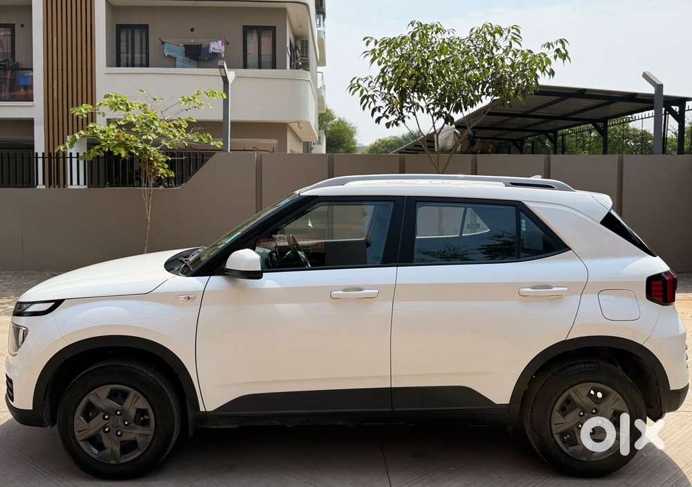 Hyundai Venue 1.2 S Plus, 2023, Petrol
