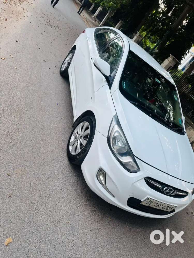 Hyundai Verna 2011 Petrol 200000 Km Driven And Also Cng