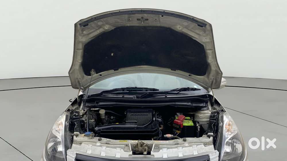 Maruti Suzuki Swift Dzire Vxi Optional, 2016, Petrol
