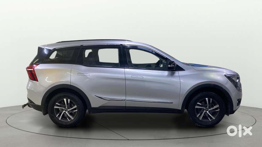 Mahindra Xuv700 2.0 Ax 5 Petrol Mt 7 Str, 2022, Petrol