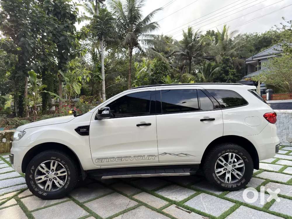 Ford Endeavour 3.2 Titanium 2017