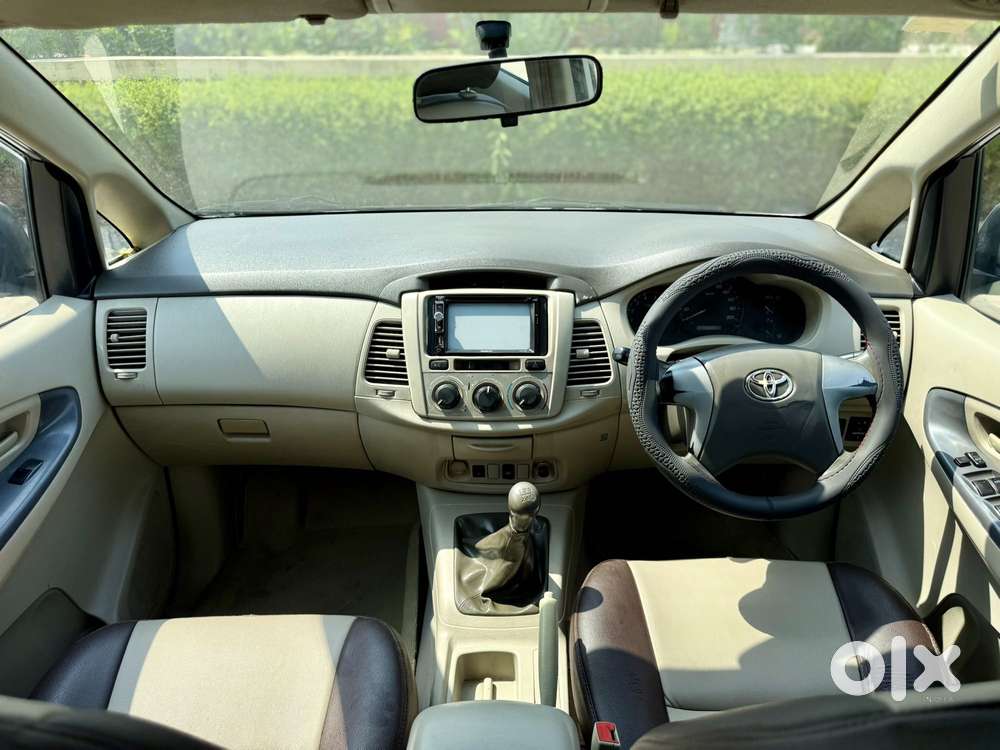 Toyota Innova 2.5 G (diesel) 8 Seater Bs Iv, 2012, Diesel