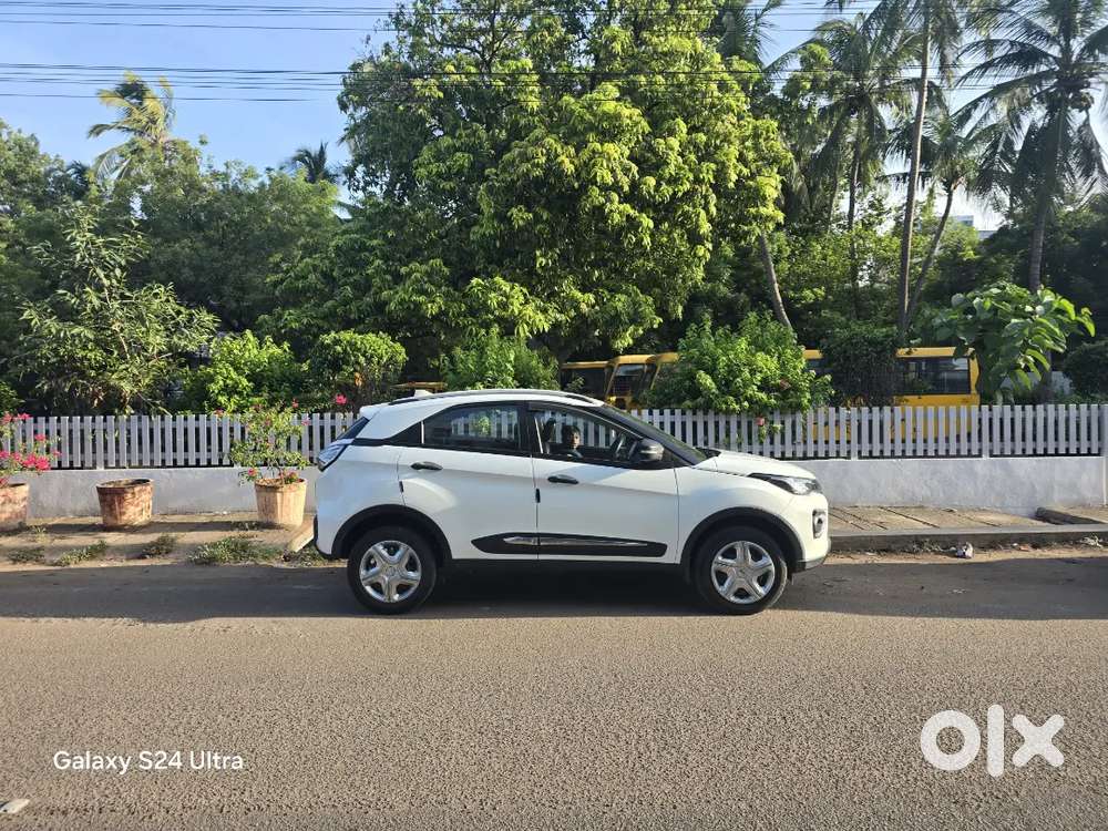 Tata Nexon 2022 Diesel 125000 Km Driven. 100% Company Service.