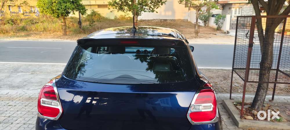 Maruti Suzuki Swift Vxi + Manual, 2022, Petrol