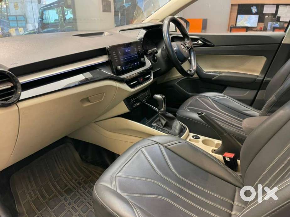 Skoda Slavia Ambition Plus 1.0 Tsi At, 2022, Petrol