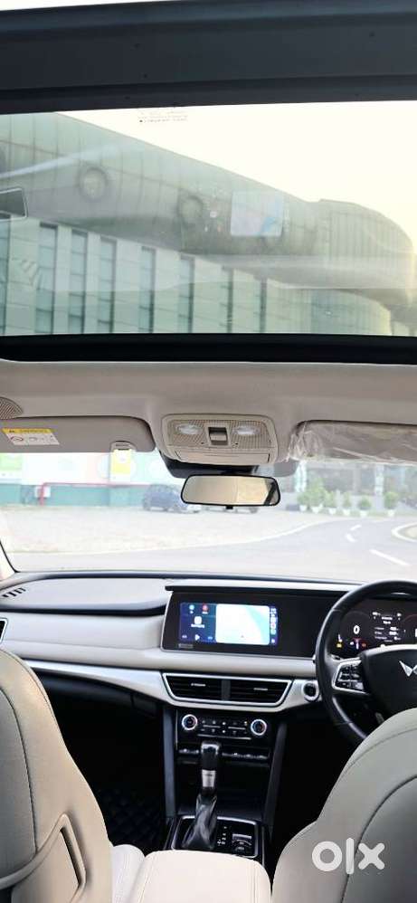 Mahindra Xuv700 2.2 Ax 7 Diesel At Luxury Pack Str Awd, 2022, Diesel