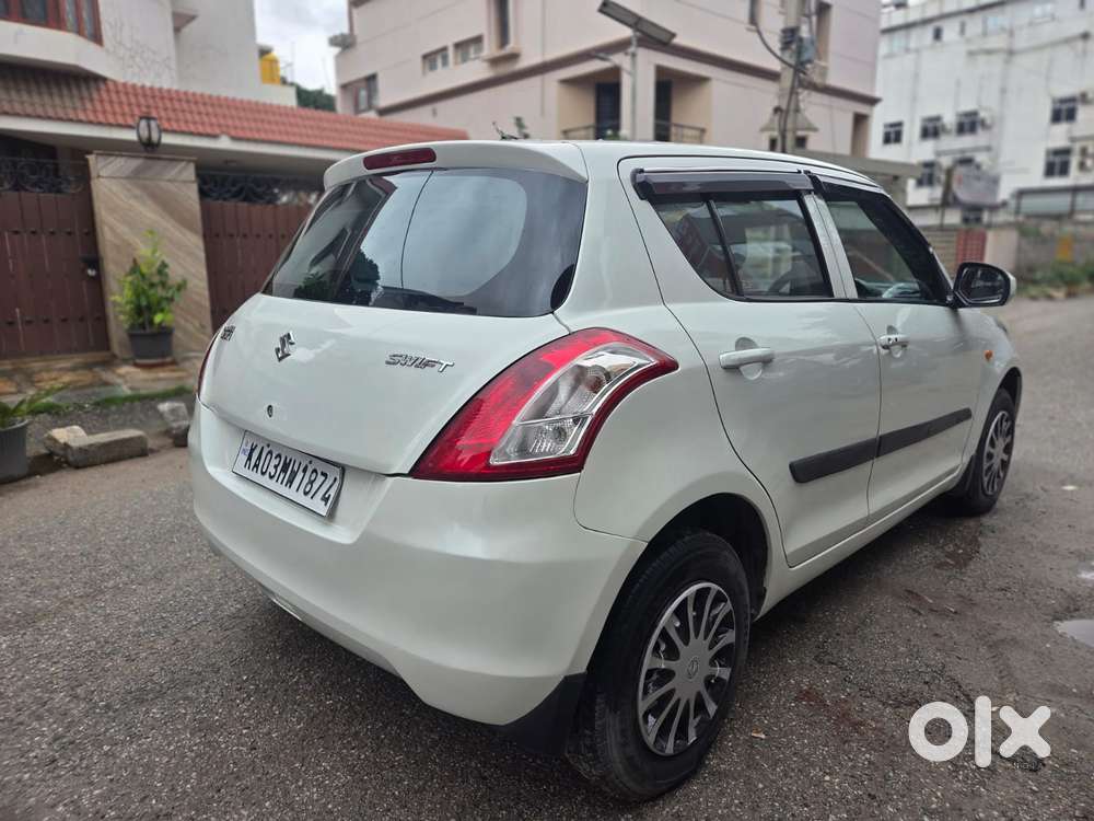 Maruti Suzuki Swift Lxi Option, 2015, Petrol