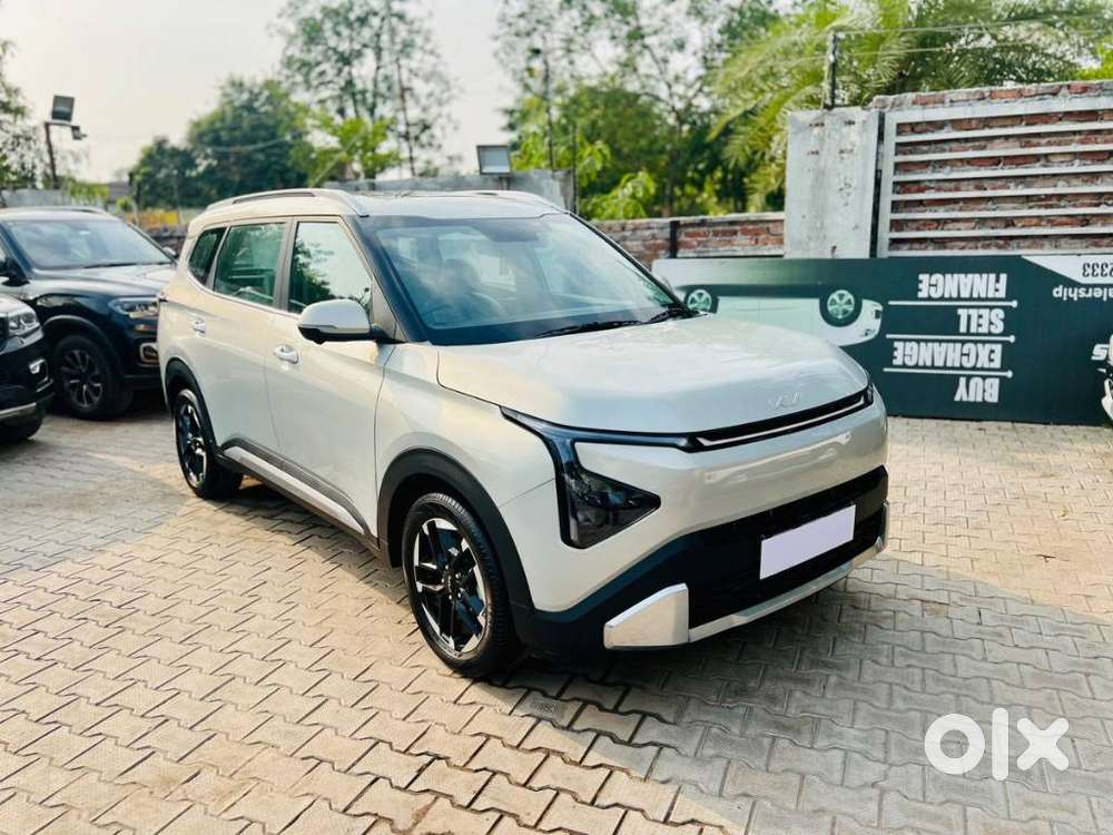 Kia Carens Clavis, 2025, Petrol