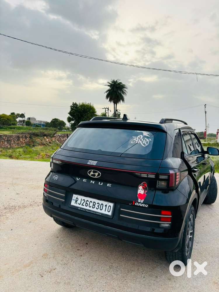 Hyundai Venue Petrol 2024