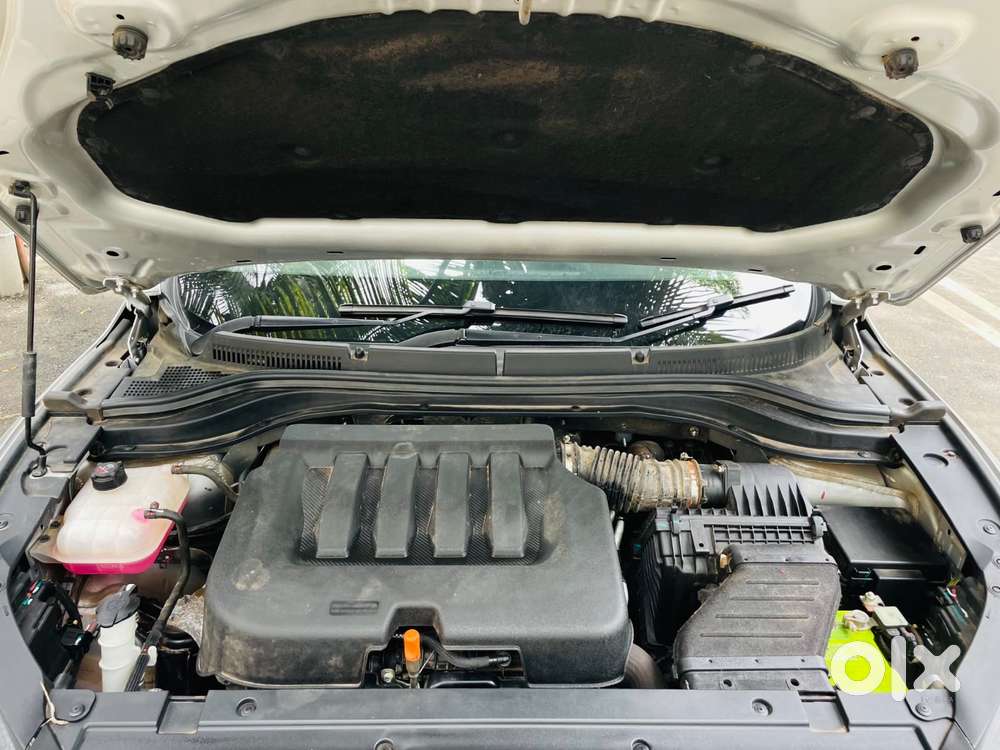 Mahindra Xuv700 2.0 Ax 7 Petrol Mt Str, 2023, Petrol