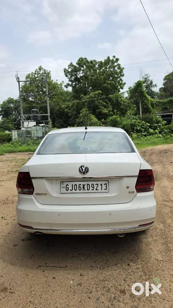 Volkswagen Vento Highline 2016