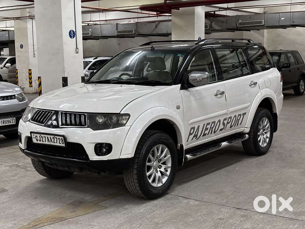 Mitsubishi Pajero Sport 4x4 Dual Tone, 2013, Diesel