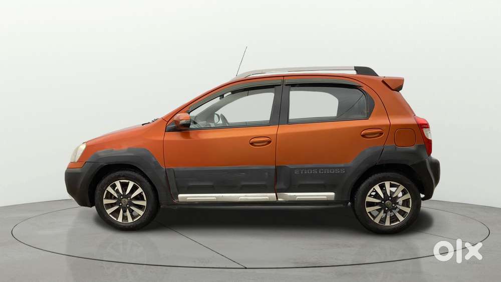 Toyota Etios Cross 1.2 G, 2014, Petrol