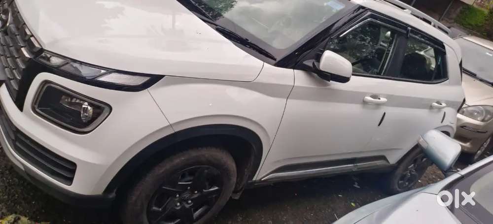 Hyundai Venue S(o) Plus 2025 Petrol 8400 Km Driven