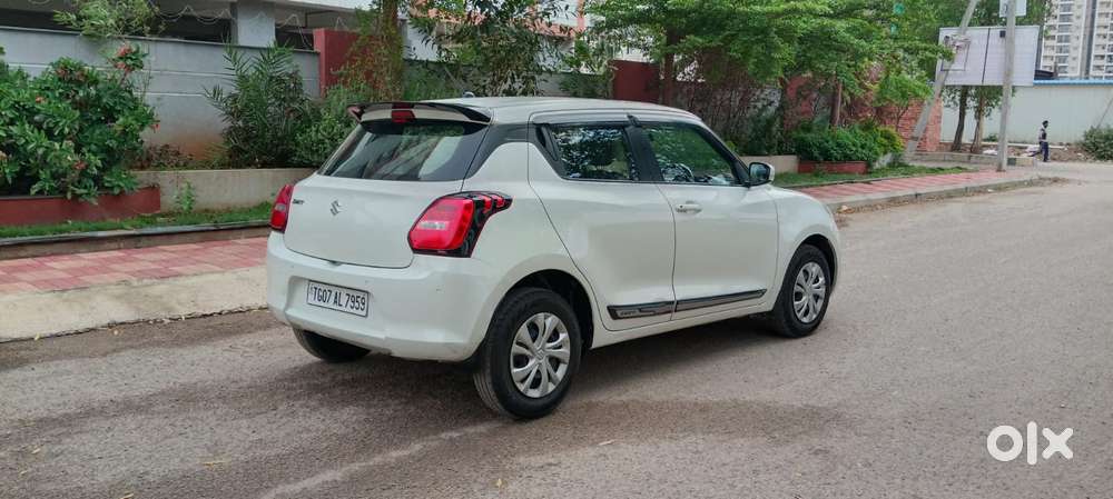 Maruti Suzuki Swift Vxi + Manual, 2023, Petrol