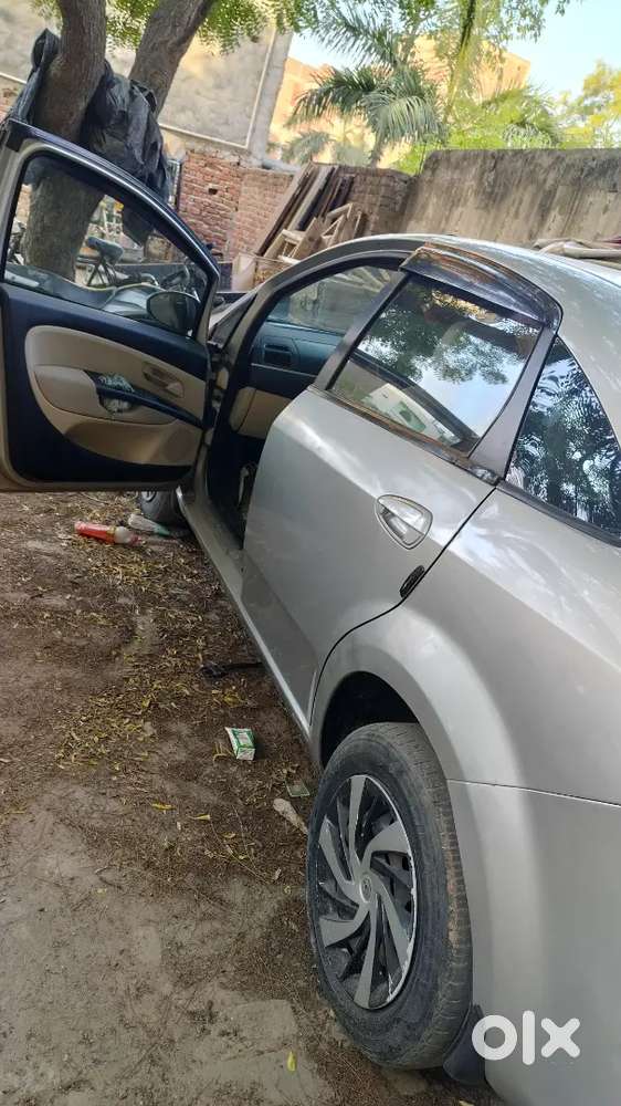 Fiat Linea 2013 Petrol Well Maintained, Only Side Dent Hai