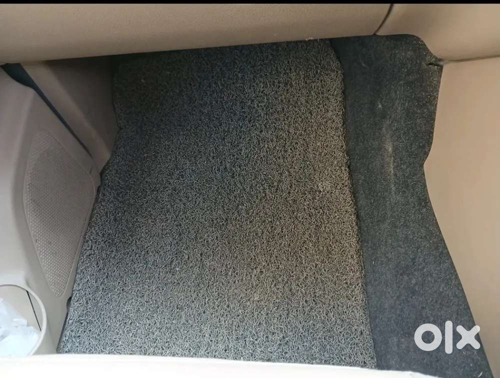 7 Seater Mahindra Diesel Tuv 300