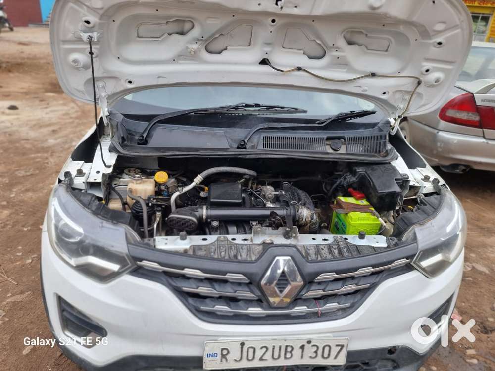 Renault Triber Rxz, 2022, Petrol