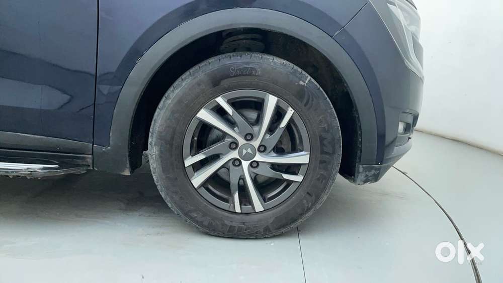 Mahindra Xuv700 2.0 Ax 5 Petrol At Str, 2022, Petrol