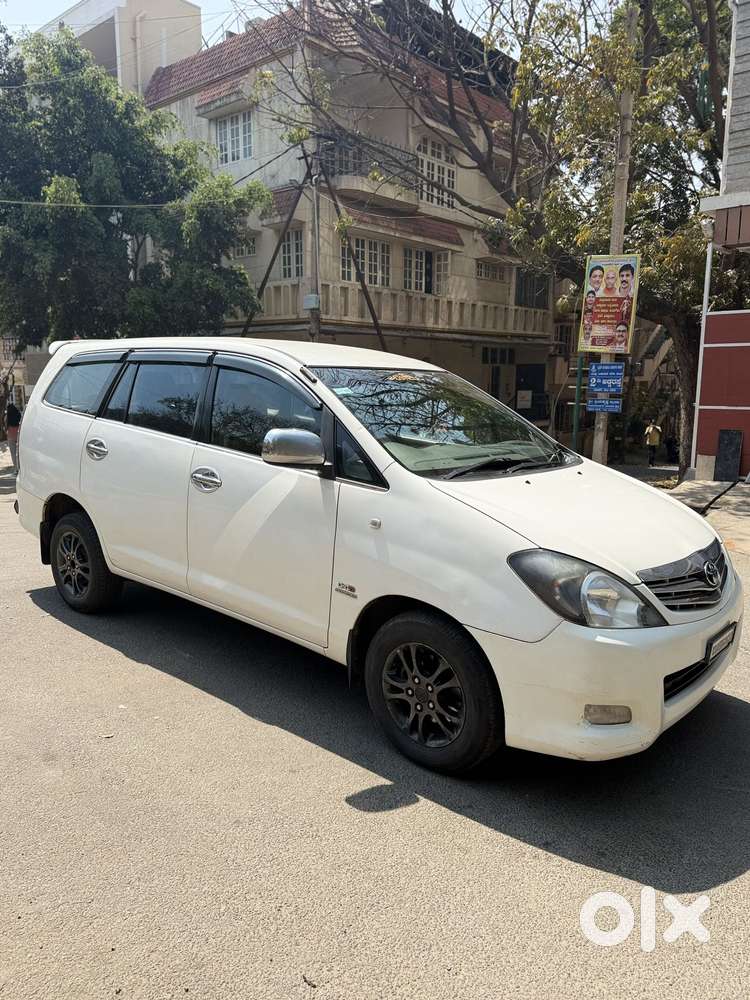 Toyota Innova 2.5 V 7 Str, 2011, Diesel
