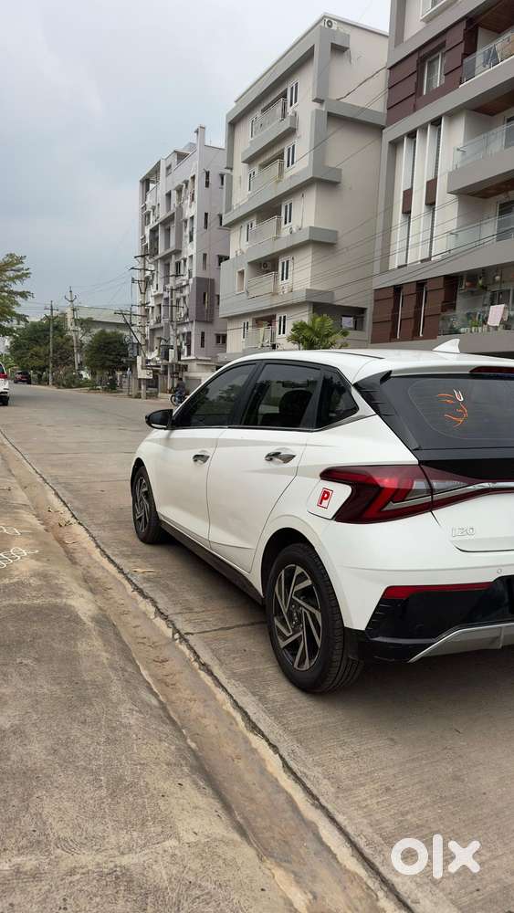 Hyundai I20 Asta (o) 1.2 Ivt, 2023, Petrol