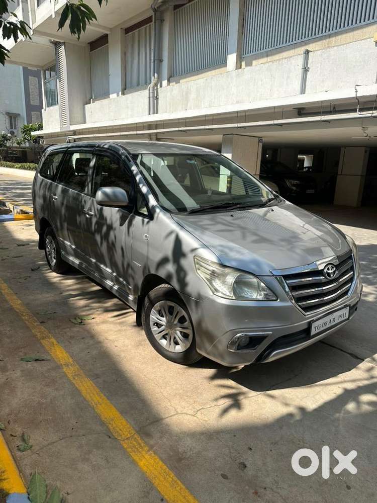 Toyota Innova 2015, 8 Lack