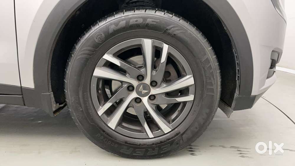 Mahindra Xuv700 2.2 Ax 5 Diesel At 7 Str, 2022, Diesel