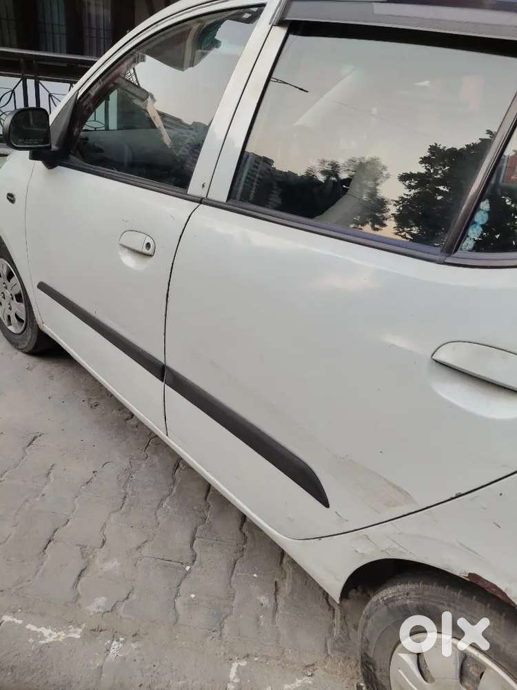I10 Car On Road Working Condition