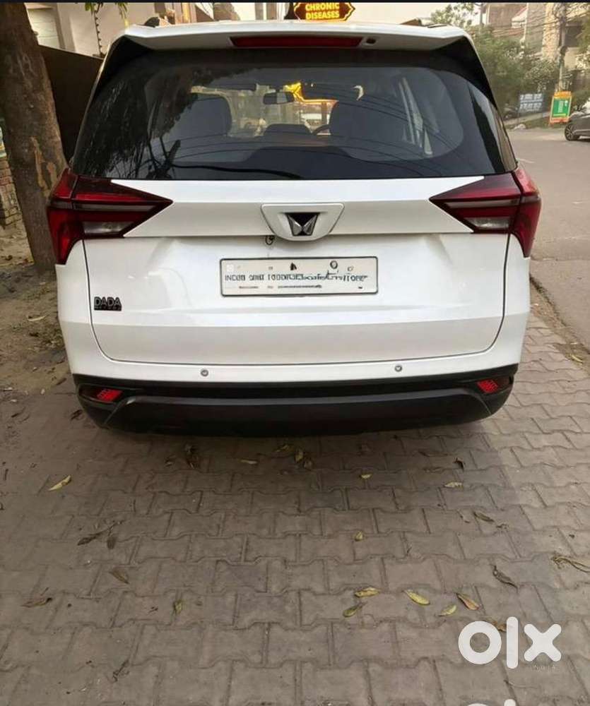 Mahindra Xuv700 Petrol Well Maintained