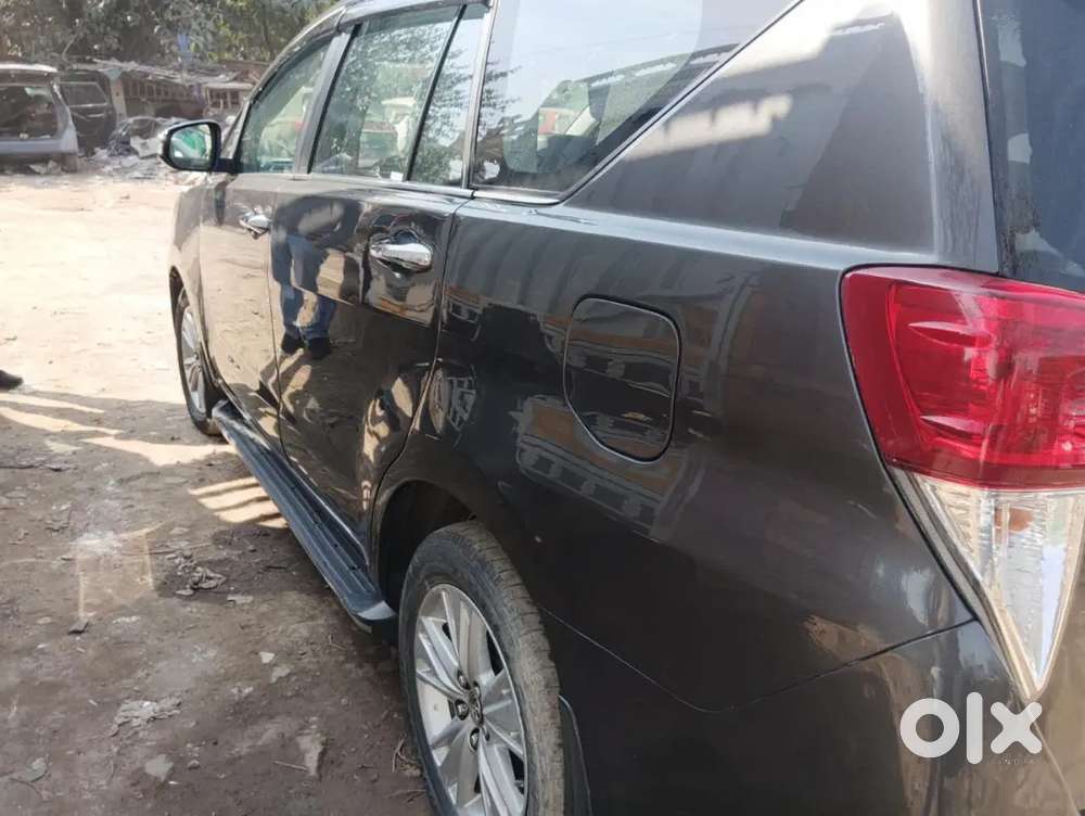 Toyota Innova Crysta 2.4 Z2018 Diesel 116000 Km Driven