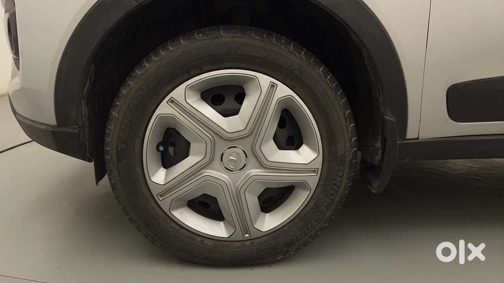 Tata Nexon 1.2 Revotron Xma Amt (s), 2021, Petrol