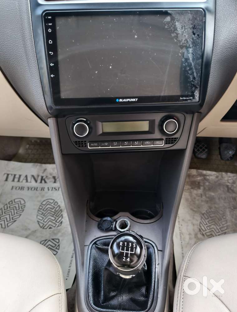 Volkswagen Vento 2010-2013 Petrol Highline, 2011, Petrol